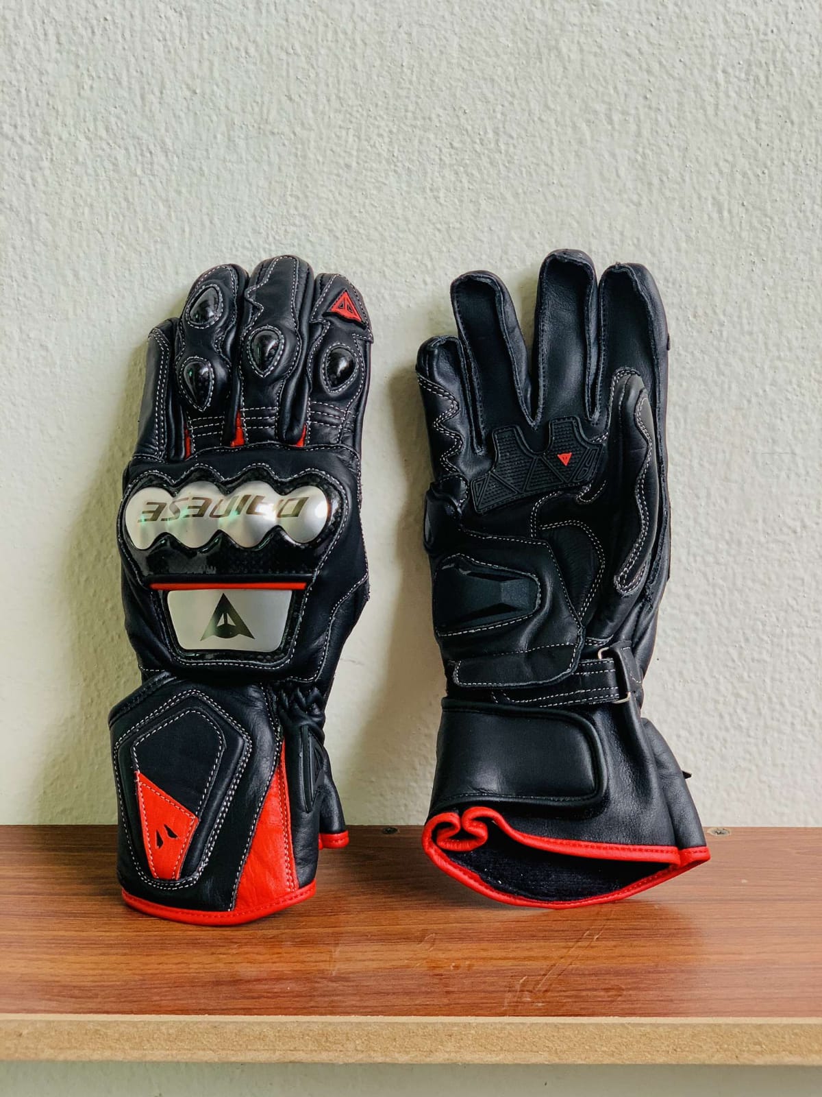 DAMOTOGEAR Laguna Seca 4 Suit / D1 Gloves & Boots / Black/Red