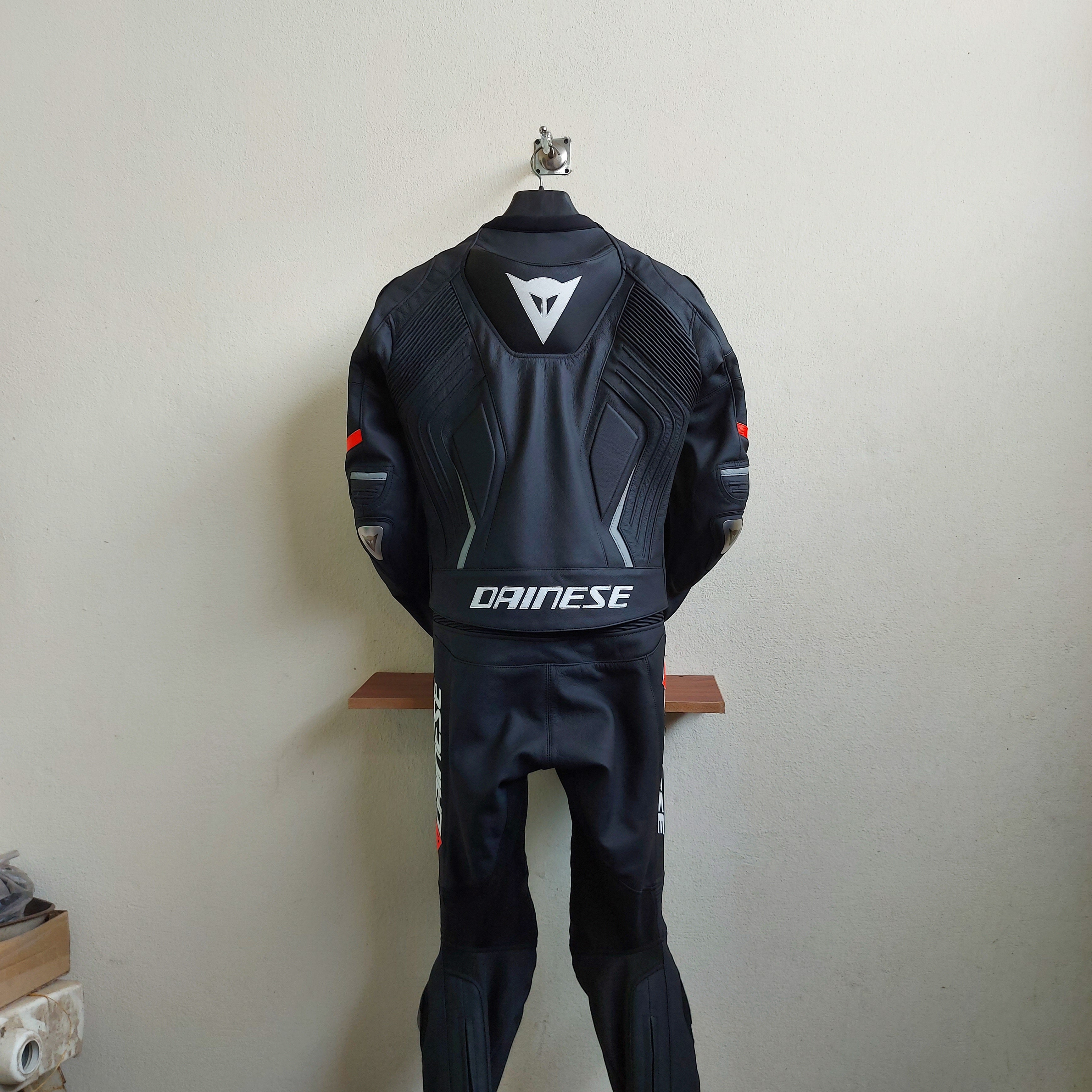 Limited Offer  Super Speed D1 Motorcycle Leather Suit Two Piece / Metal D1 Gloves