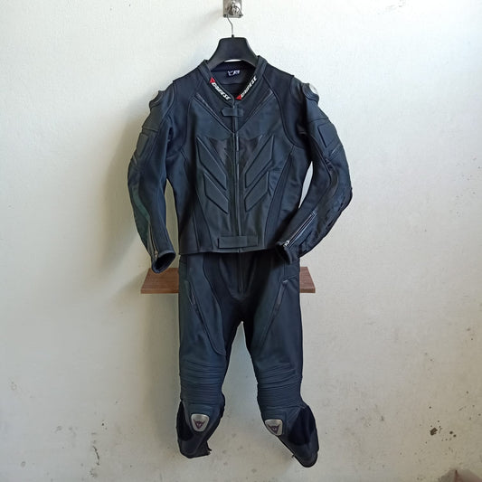 Full Black Super Speed D1 Motorcycle Leather Suit Two Piece / Metal D1 Gloves / D1 Boots